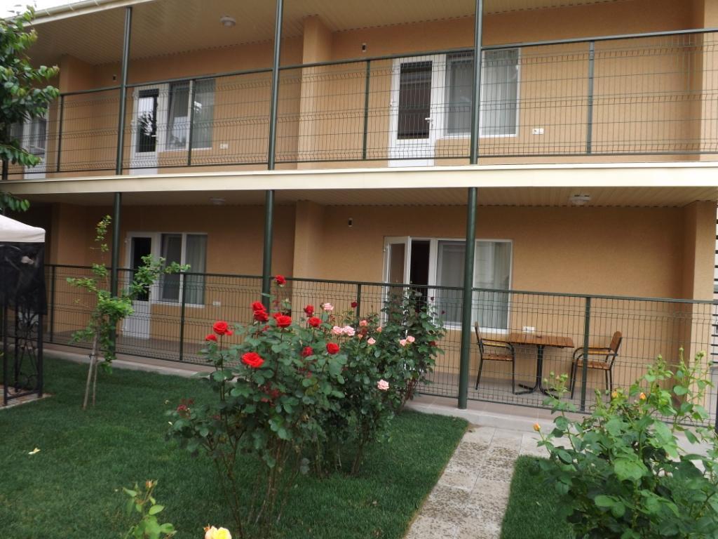 Mini-Hotel Luch Odesa Exterior photo